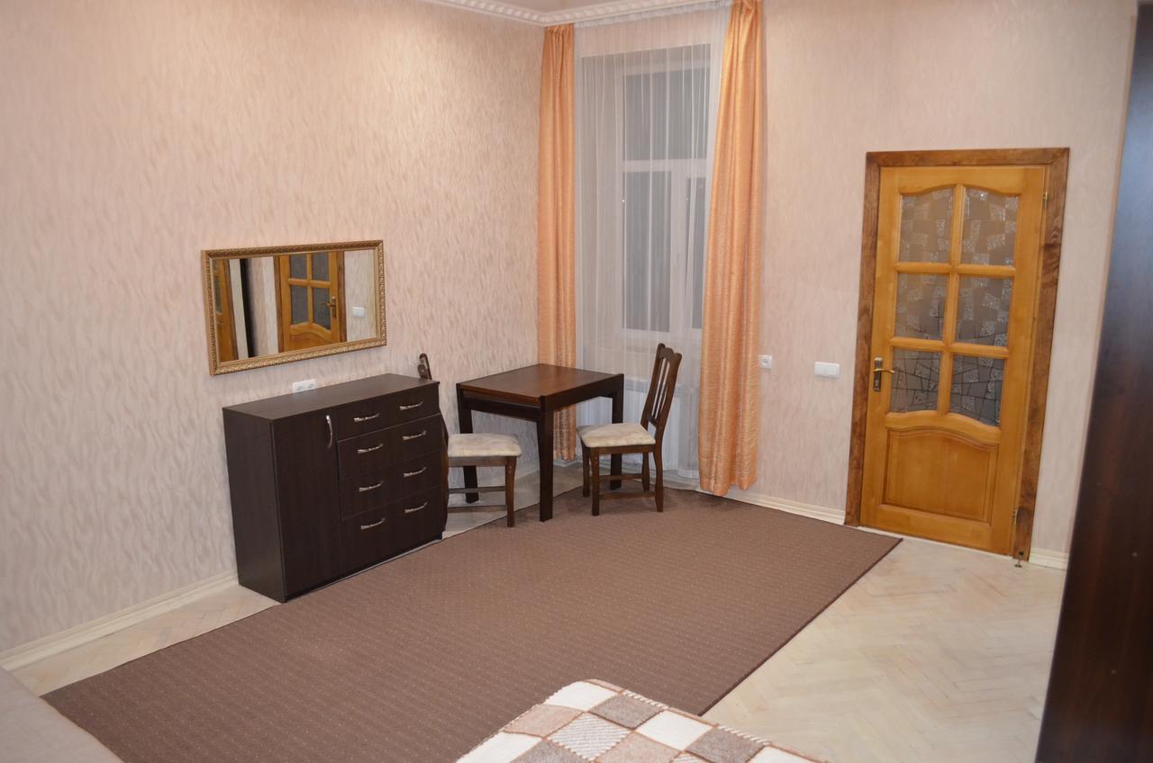 Stepana Bandery Str. 19 Lviv Exterior foto