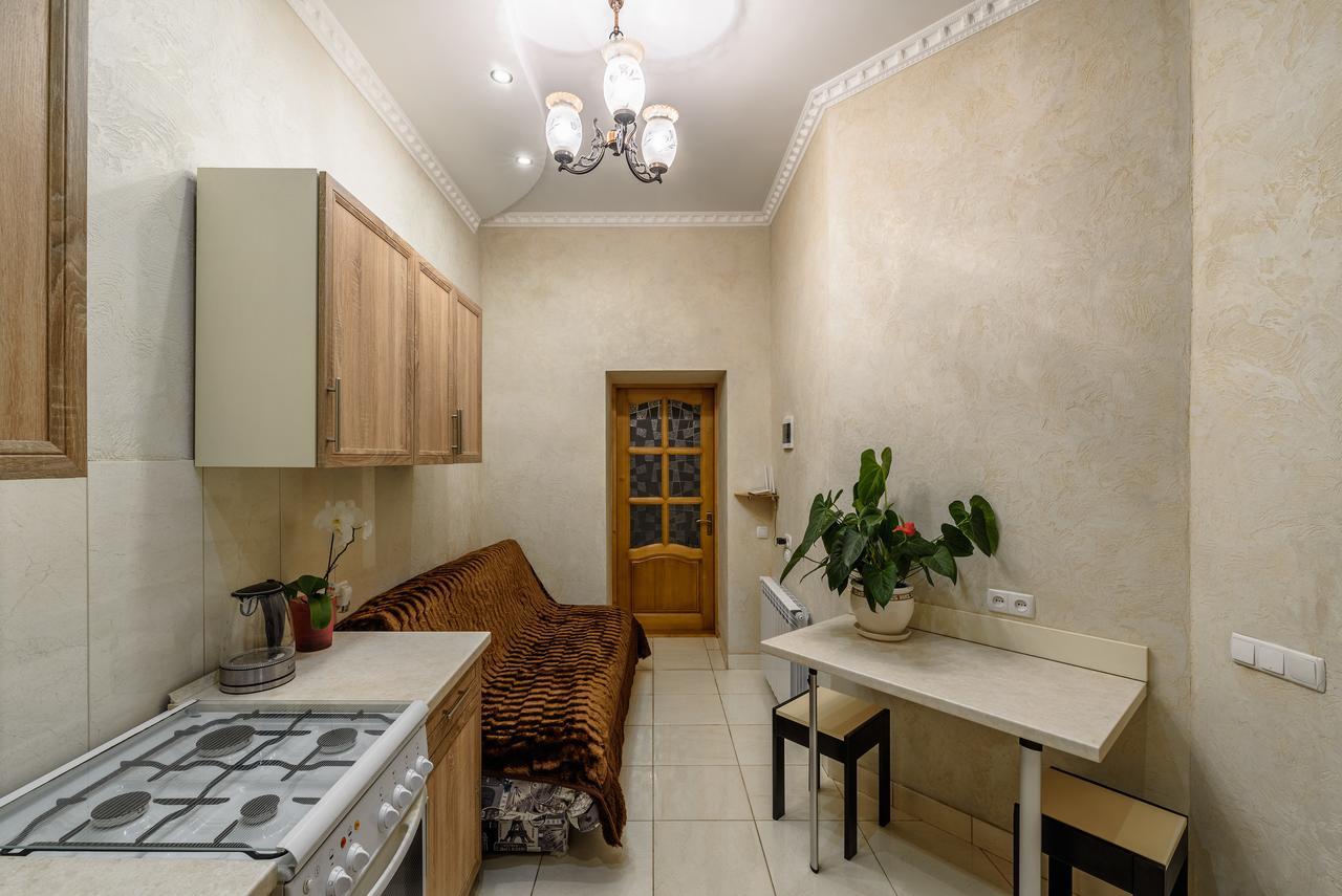 Stepana Bandery Str. 19 Lviv Exterior foto